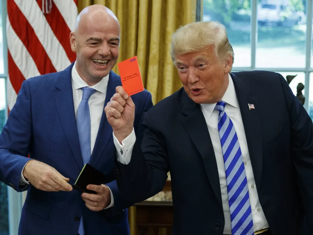 Gianni Infantino difende la sua relazione con Trump.