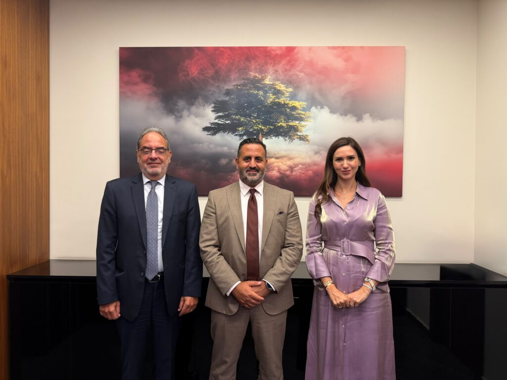 In foto da sinistra verso destra: Nassib Ghobril (capo-economista di Byblos Bank); Bernard Selwan Khoury (Direttore di COSMO); Pamela Ibrahim (ALPI PAC Chairwoman).