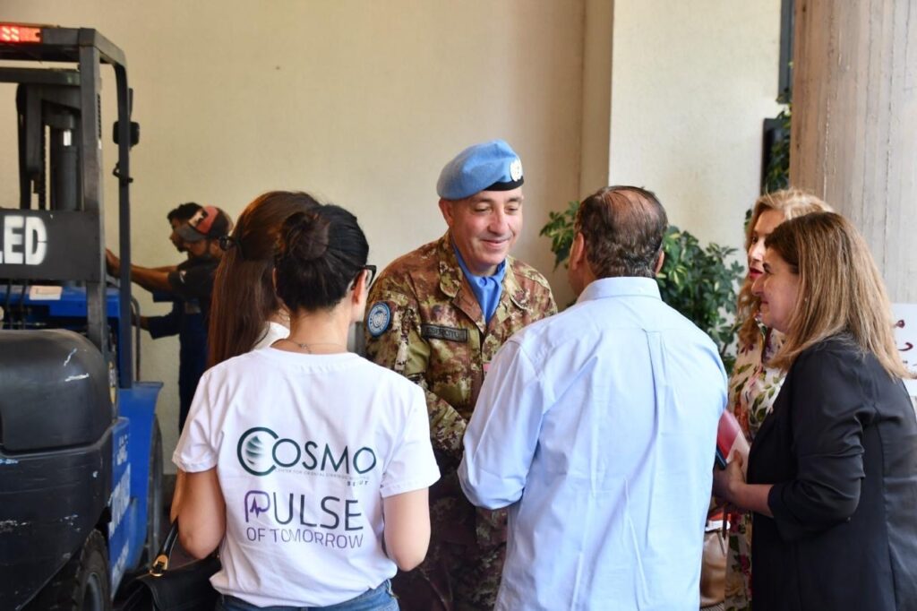Delegazione di COSMO, Pulse of Tomorrow e UNIFIL che organizzano la distribuzione degli aiuti in Libano